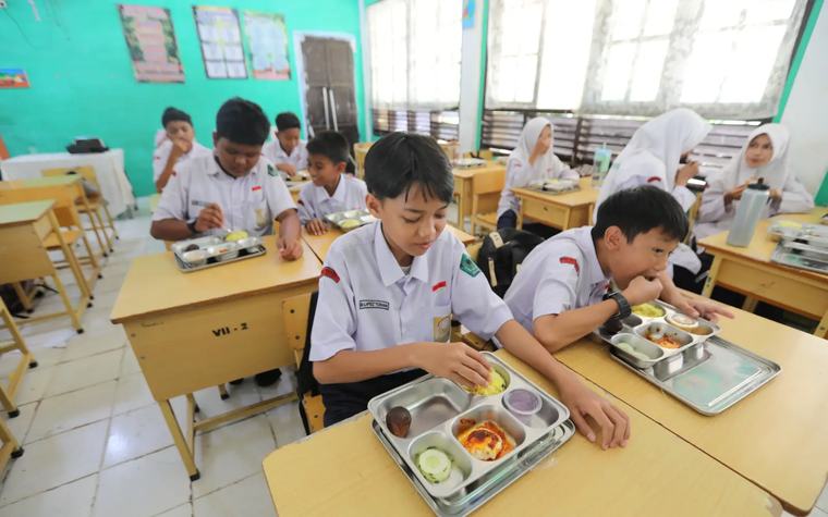 Indonesian government-supplied meals tested after more than 500 students fall ill