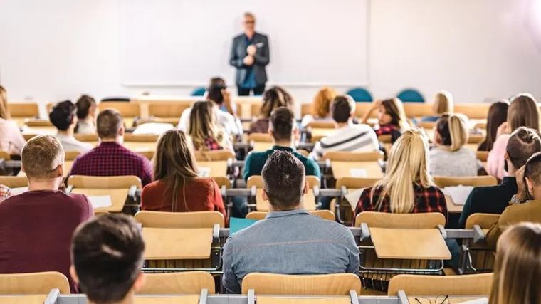 Ramai Silap, Boleh Ke Guna Gelaran Profesor Selepas Bersara? Ini Penjelasan Sebenar...