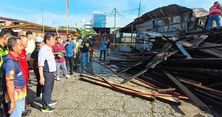 Bomba teruskan kerja pemadaman selepas 11 jam kebakaran Pengkalan Weld