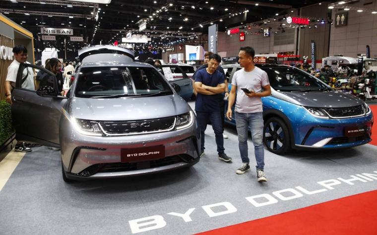 Automakers urge Congress to quickly pass law banning Chinese cars