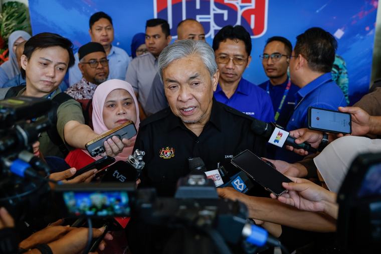 Zahid denies rift with Anwar, reaffirms BN’s commitment to political stability