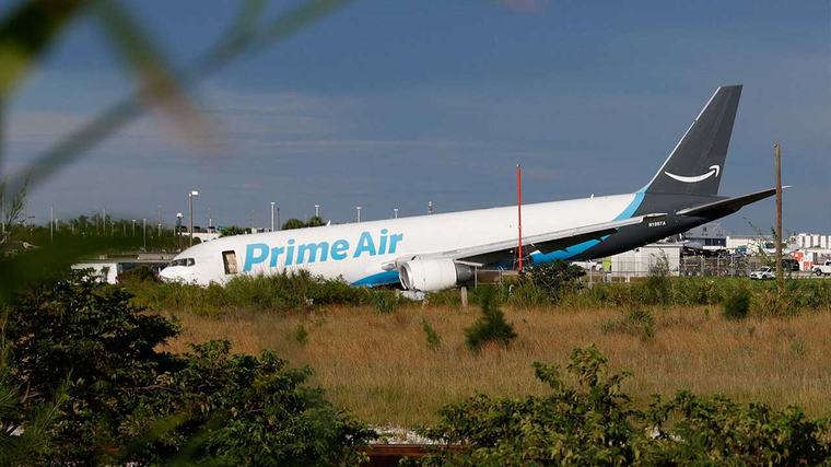 Pesawat Boeing 767 Amazon terbabas di Miami, lima terbunuh