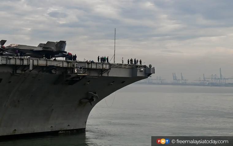 US aircraft carrier departs Thailand after port call
