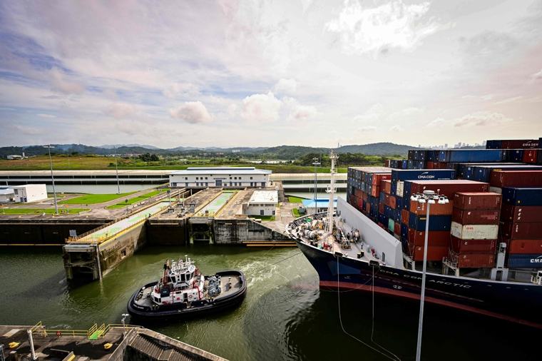 Drought forces Panama Canal to slash daily ship crossings