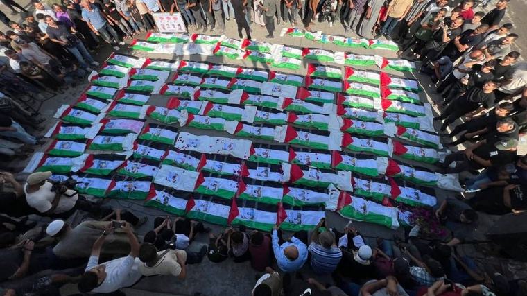 Gaza adakan upacara pengebumian jenazah 100 rakyat Palestin yang tertimbus di bawah runtuhan