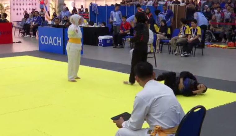 SUKIPT: Pesilat wanita UPNM rai emas di hospital