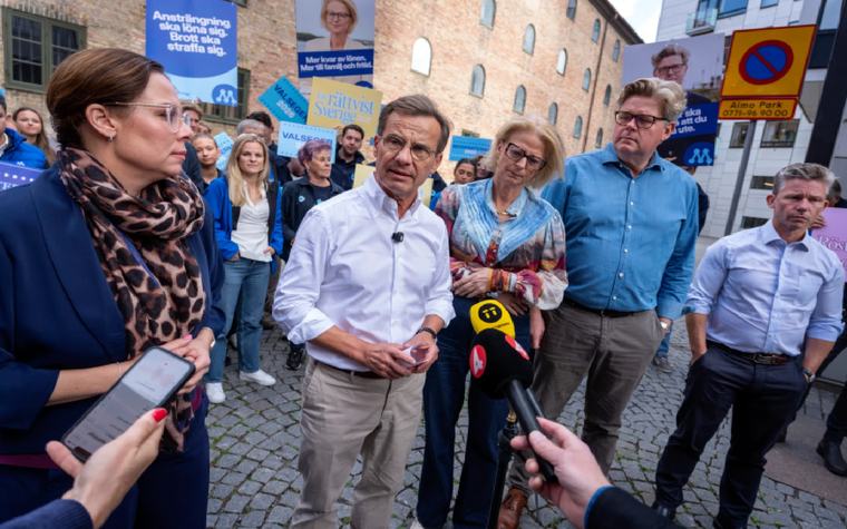 Sweden’s election race tightens as Liberals make parliament threshold