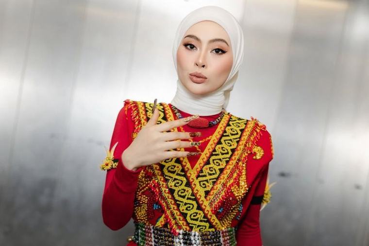 Rakaman baharu âCinta Di Akhir Garisanâ dihentam netizen, Adira tak kecil hati...âTak harap versi ini setanding yang dahuluâ