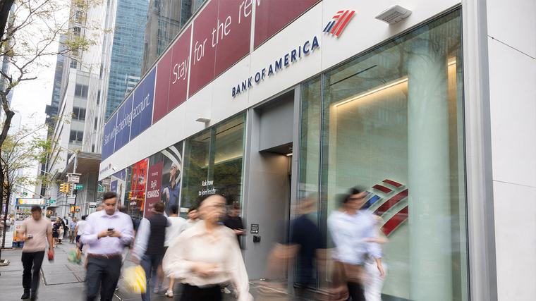 Naib Presiden Bank of America maut dalam kejadian tikaman di Times Square