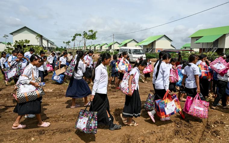 Cambodians displaced by conflict start over