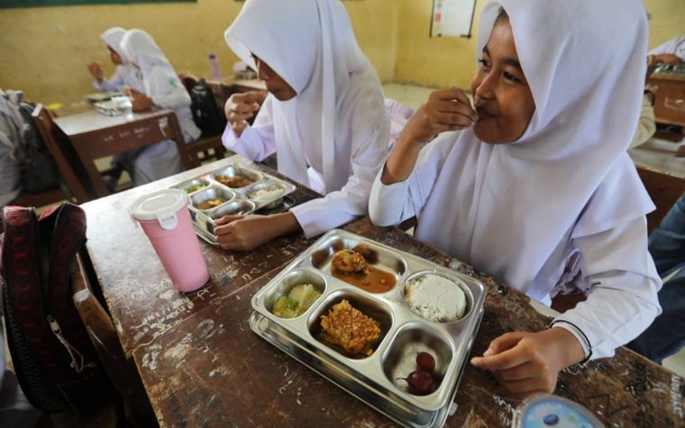 Nearly 800 fall ill in latest Indonesian free meal poisoning outbreaks