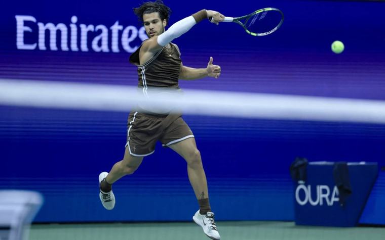 Alcaraz overpowers Faria to reach US Open third round