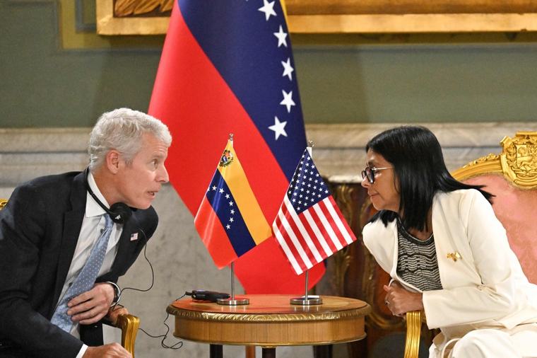 US energy firms sign multi‑billion‑dollar Venezuela deals after Washington gains control over oil reserves