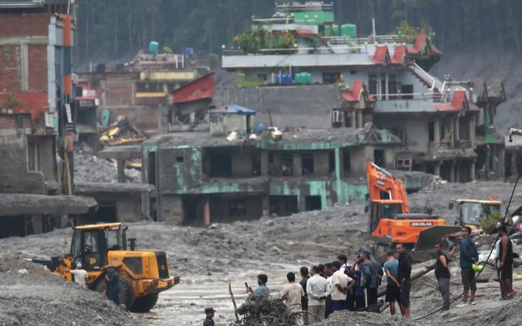 Delivering aid to Nepal flood survivors ‘very, very difficult’, says UN