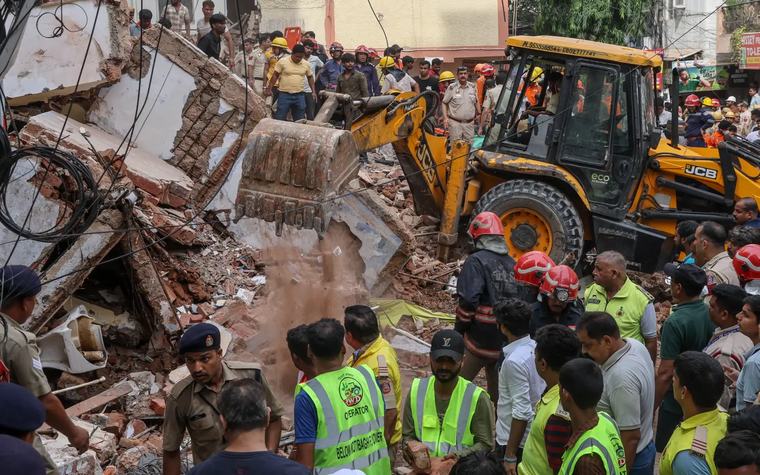 India rescuers search for trapped survivors after deadly Delhi building collapse