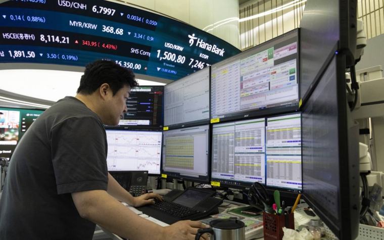 Asian shares climb ahead of US jobs data
