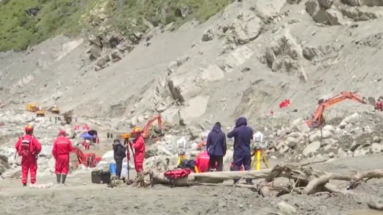 31 maut, 531 masih hilang selepas gelongsoran lumpur landa pelabuhan sempadan di Xizang, China