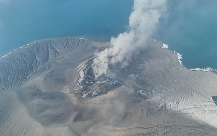 Eight Indonesian airports remain shut due to volcanic ash from Anak Krakatau
